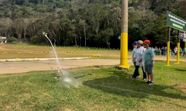 Feirinha de Itaipava acolhe 1ª Olimpíada Interna de Foguetes do Colégio Montês