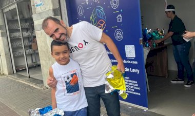 Mais de 1000 ovos de Páscoa foram distribuídos gratuitamente as crianças gasparienses neste sábado