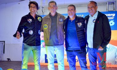 Mesmo com chuva e frio, uma multidão comparece ao Atlético Clube Operário para prestigiar os candidatos do Prefeito Cláudio Mannarino.