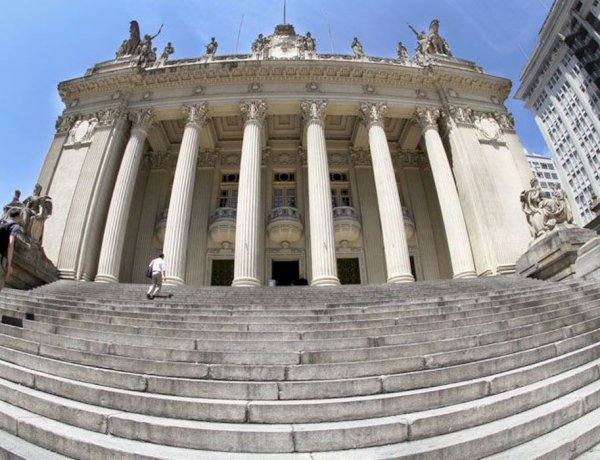 Presidente Guilherme Delaroli recebe na Alerj prefeitos e lideranças do Noroeste Fluminense