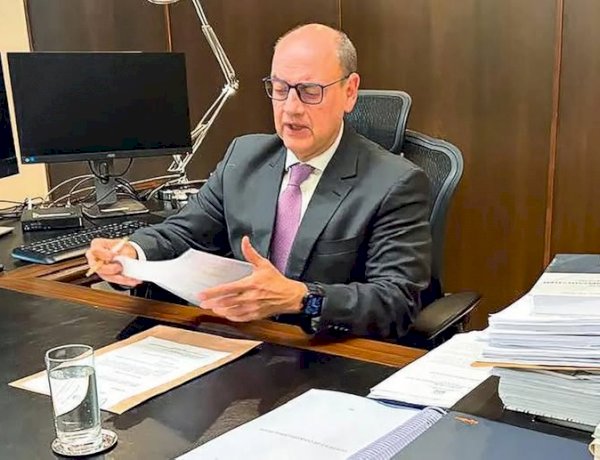 Governador Interino do Rio de Janeiro, Ricardo Couto afasta aliados de Cláudio Castro e promove mudanças no alto escalão.