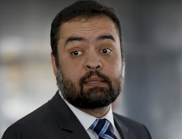 PF faz nova busca na casa do ex-governador Cláudio Castro.