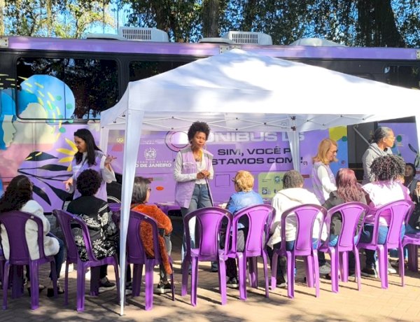 Ônibus Lilás leva conscientização, acolhimento e diversos serviços à população em Paraíba do Sul