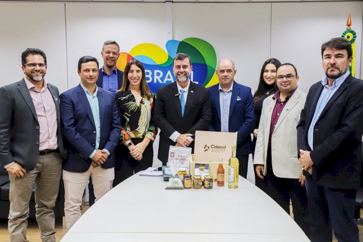Embratur discute fortalecimento do turismo regional no interior do Rio de Janeiro com grupo de prefeituras
