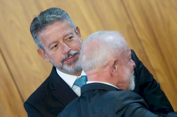 PEC: Congresso não cede ao governo e impõe barreiras a corte de gastos