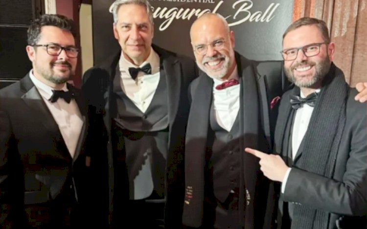 Foragido da Justiça, Allan dos Santos é fotografado em baile da posse de Trump