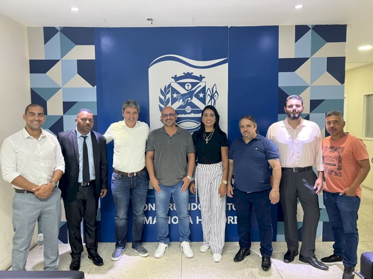 Prefeito Aluísio d'Elias recebe senador Carlos Portinho em Quatis