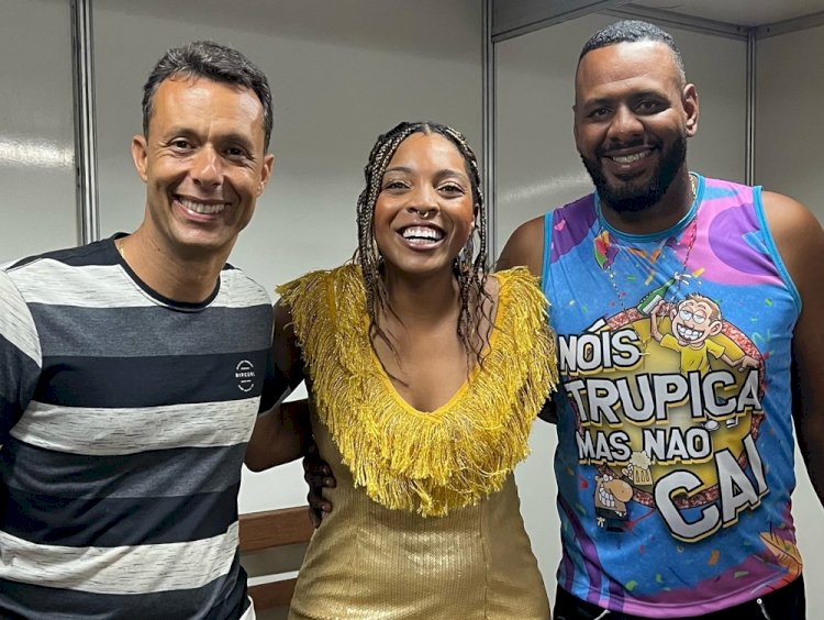 Foliões curtem o Carnaval de Santana do Deserto