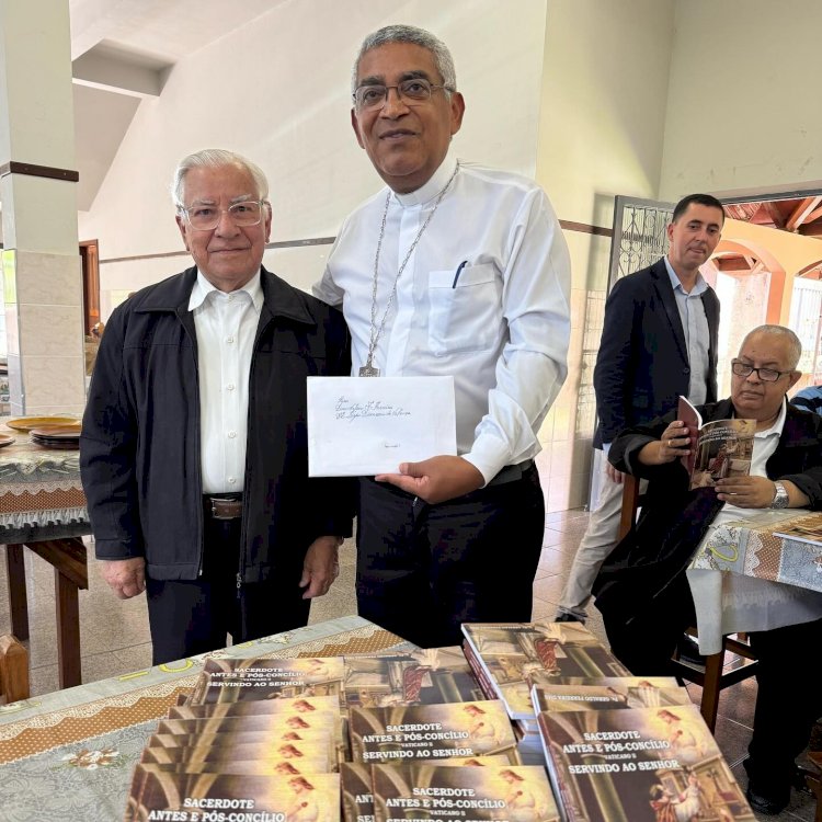 Padre Geraldo lança o livro, Sacerdote Antes e Pós-Concílio - Vaticano II Servindo ao Senhor