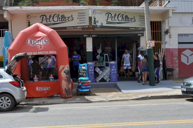 Pet Chaves completa três anos e se consolida como a primeira e mais completa cada de Ração da cidade.