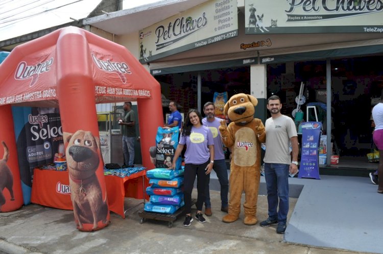 Pet Chaves completa três anos e se consolida como a primeira e mais completa cada de Ração da cidade.
