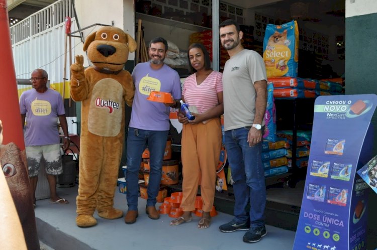 Pet Chaves completa três anos e se consolida como a primeira e mais completa cada de Ração da cidade.
