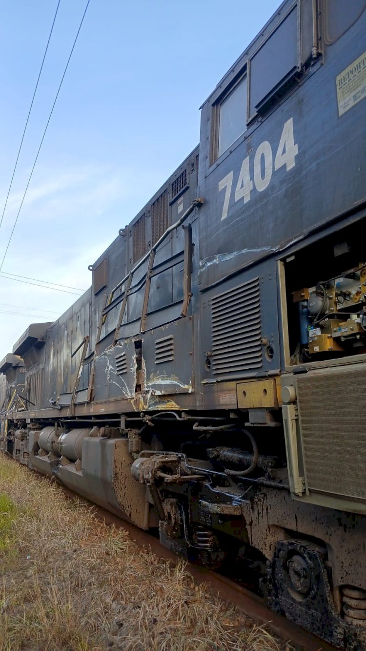 Carreta não consegue atravessar a tempo e é colidida por Trem na travessia da linha férrea em Paraíba do Sul