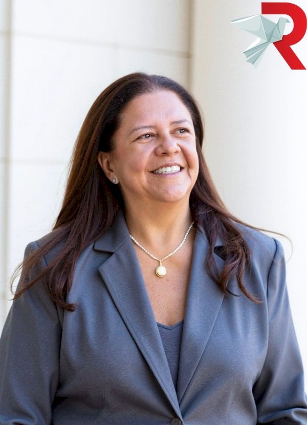 Comissão aprova medidas para inclusão de mulheres acima de 50 anos no mercado de trabalho