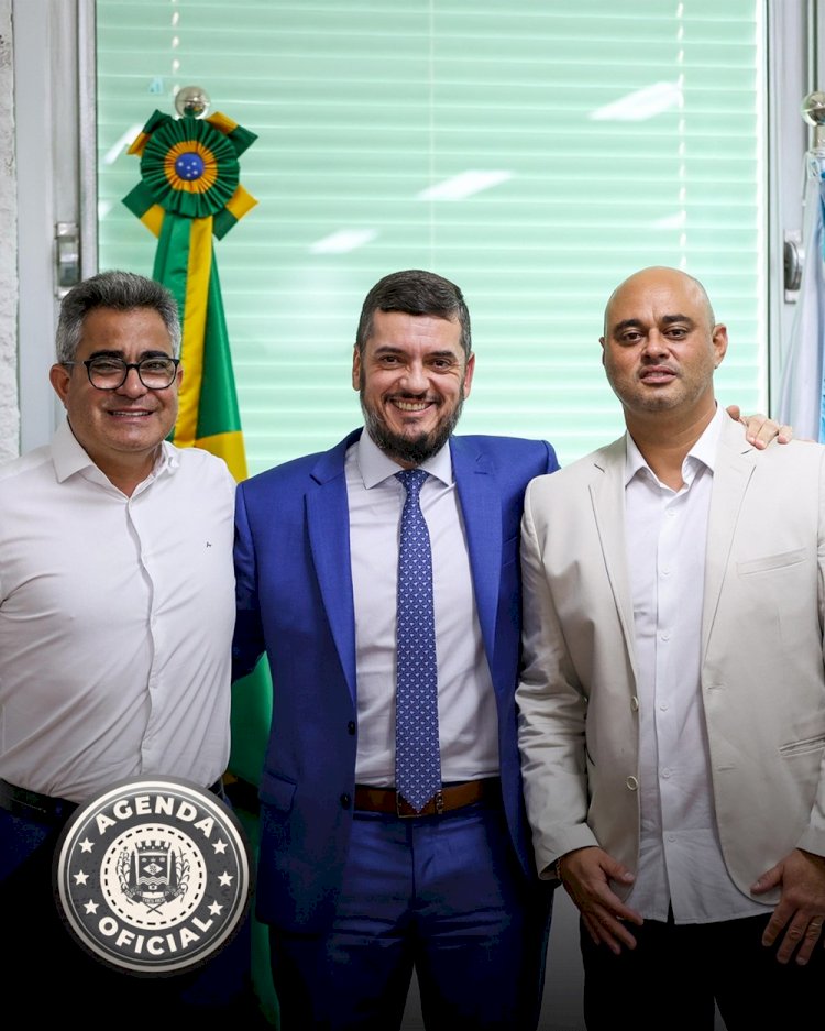 Rodrigo Bacellar recebeu o prefeito eleito Jonas Dico e o seu vice-prefeito Liliu