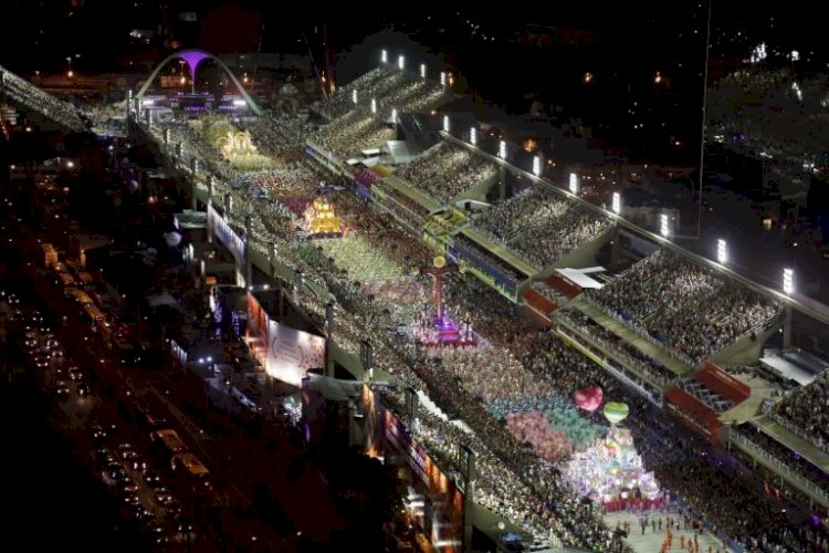 Embratur lança guia digital para facilitar experiências de turistas internacionais durante o Carnaval do Rio de Janeiro