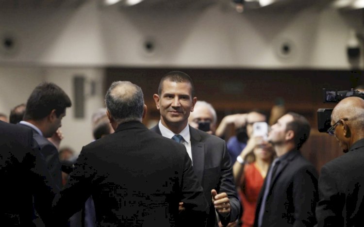 Douglas Ruas é eleito presidente da Alerj