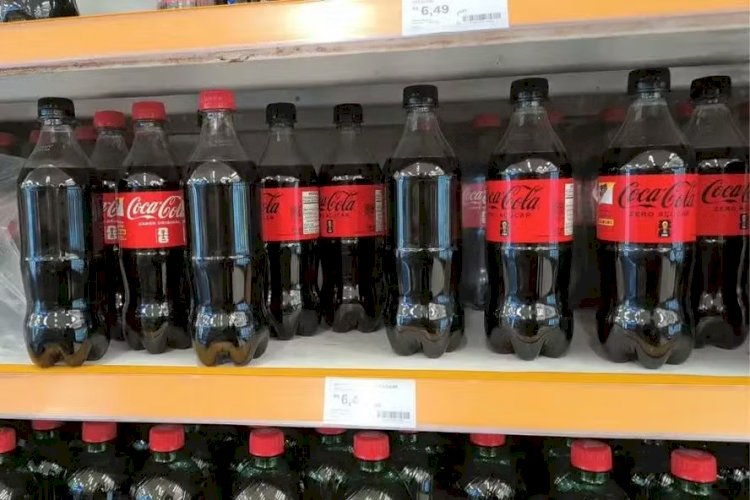 Coca-Cola assume prejuízo após onda de roubos de rótulos com figurinhas da Copa