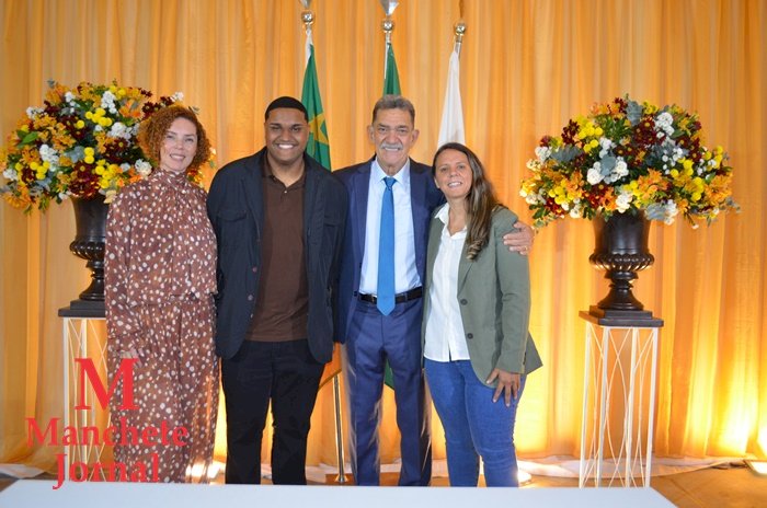 Sessão Solene em Comemoração ao 35º Aniversário de Emancipação Político-Administrativa de Comendador Levy Gasparian/RJ.
