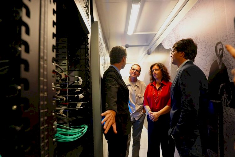 Eduardo Paes visita laboratório em Petrópolis que abriga o supercomputador mais potente da América Latina