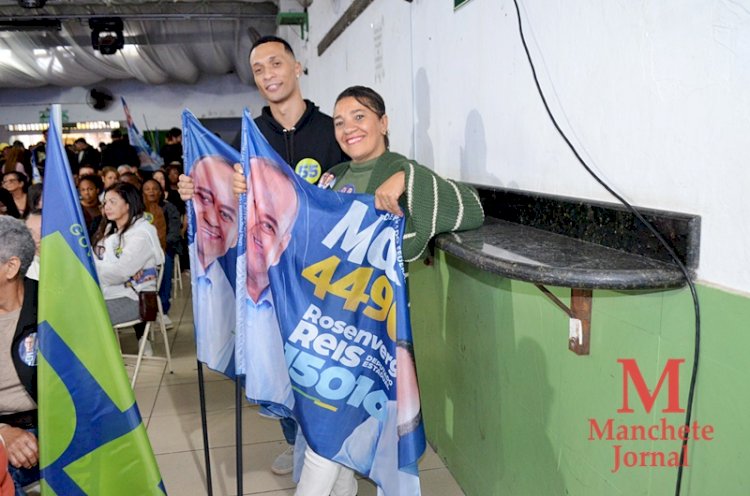 Mesmo com chuva e frio, uma multidão comparece ao Atlético Clube Operário para prestigiar os candidatos do Prefeito Cláudio Mannarino.