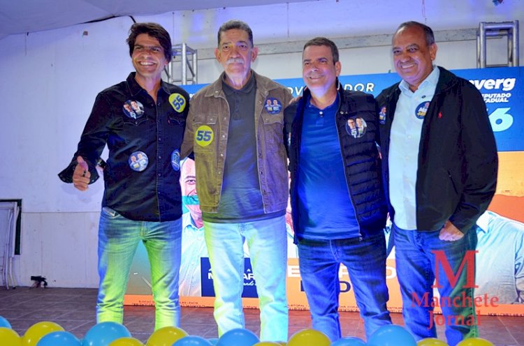 Mesmo com chuva e frio, uma multidão comparece ao Atlético Clube Operário para prestigiar os candidatos do Prefeito Cláudio Mannarino.